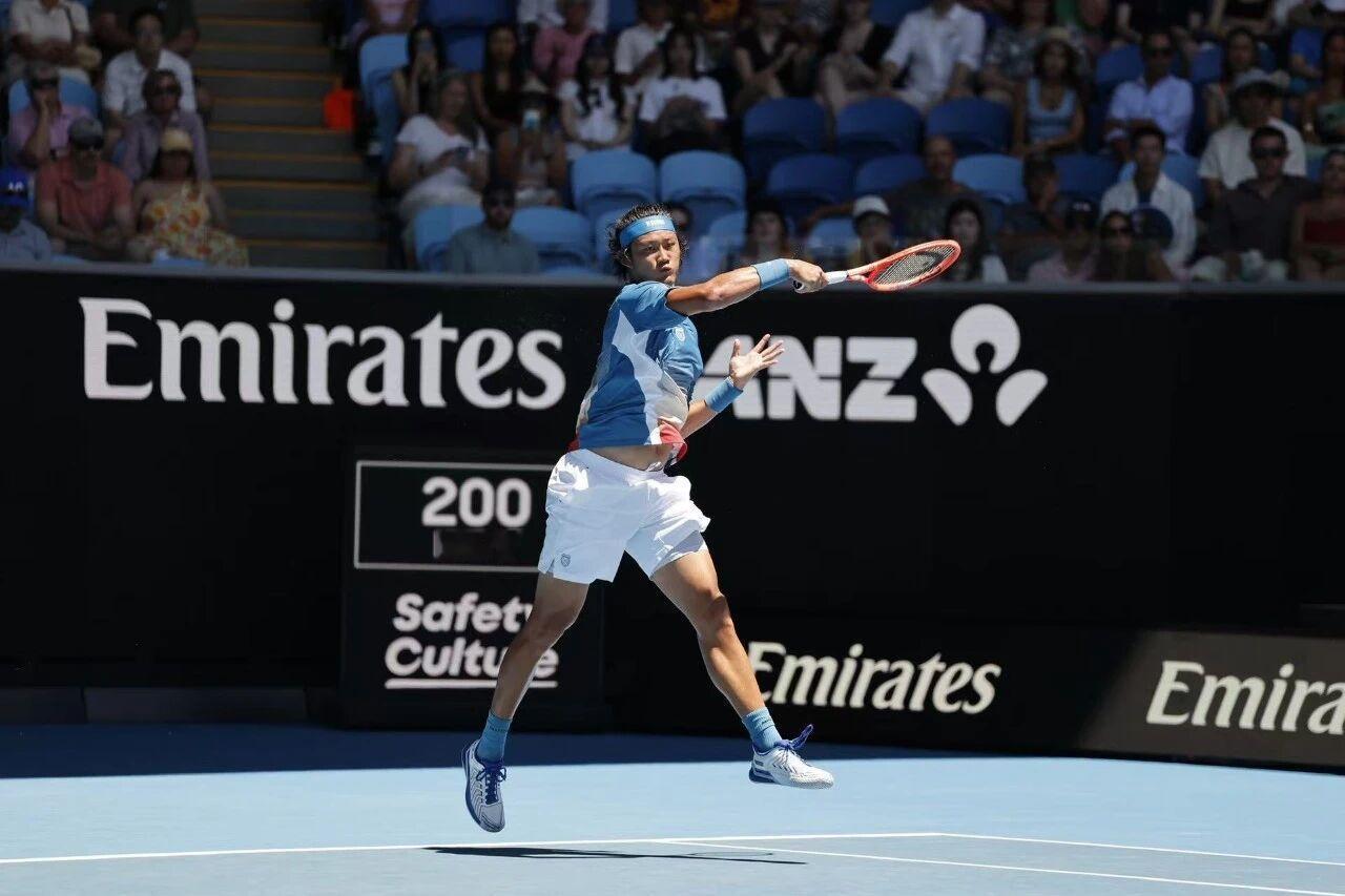 网球talking大会体育大赏 张之臻在布里斯班ATP CH75挑战赛收获冠军?