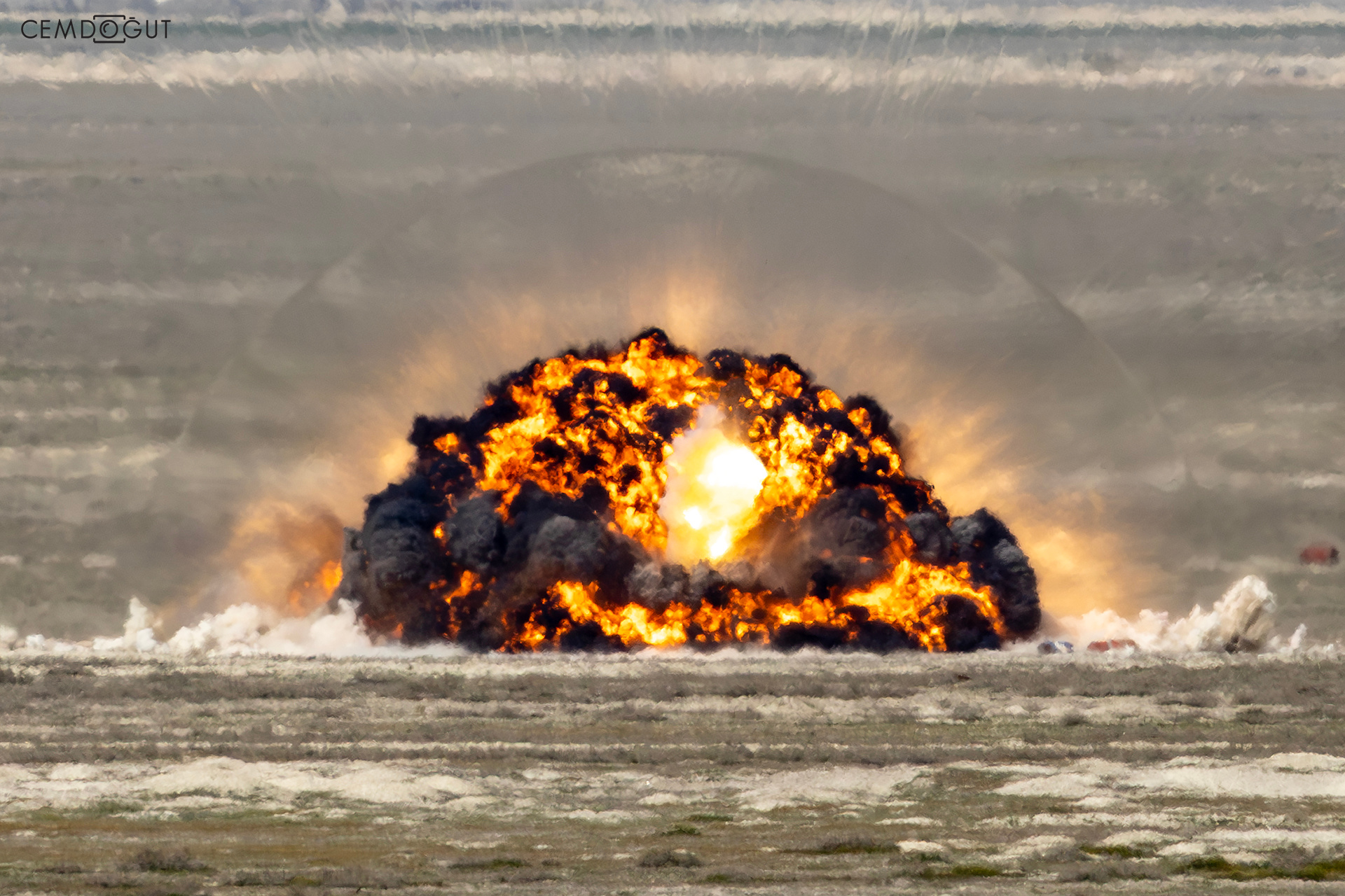 安纳托利亚凤凰-2026国际演习中，土耳其空军的F-16C投掷LGK-82激光制
