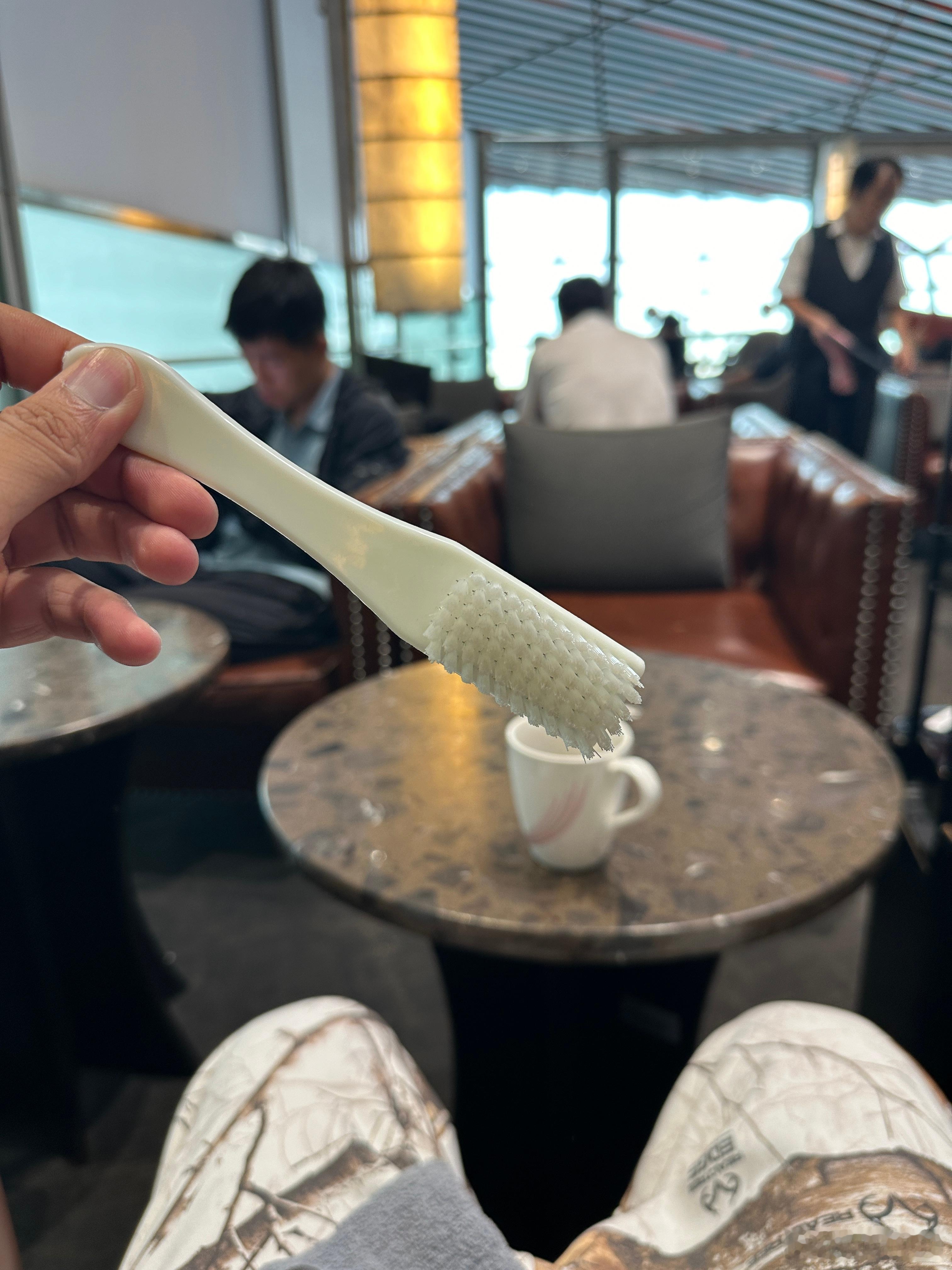 人到中年爱好开始逐渐离谱了我这还没到中年呢爱好越来越多了这出个小长差电脑带不带都
