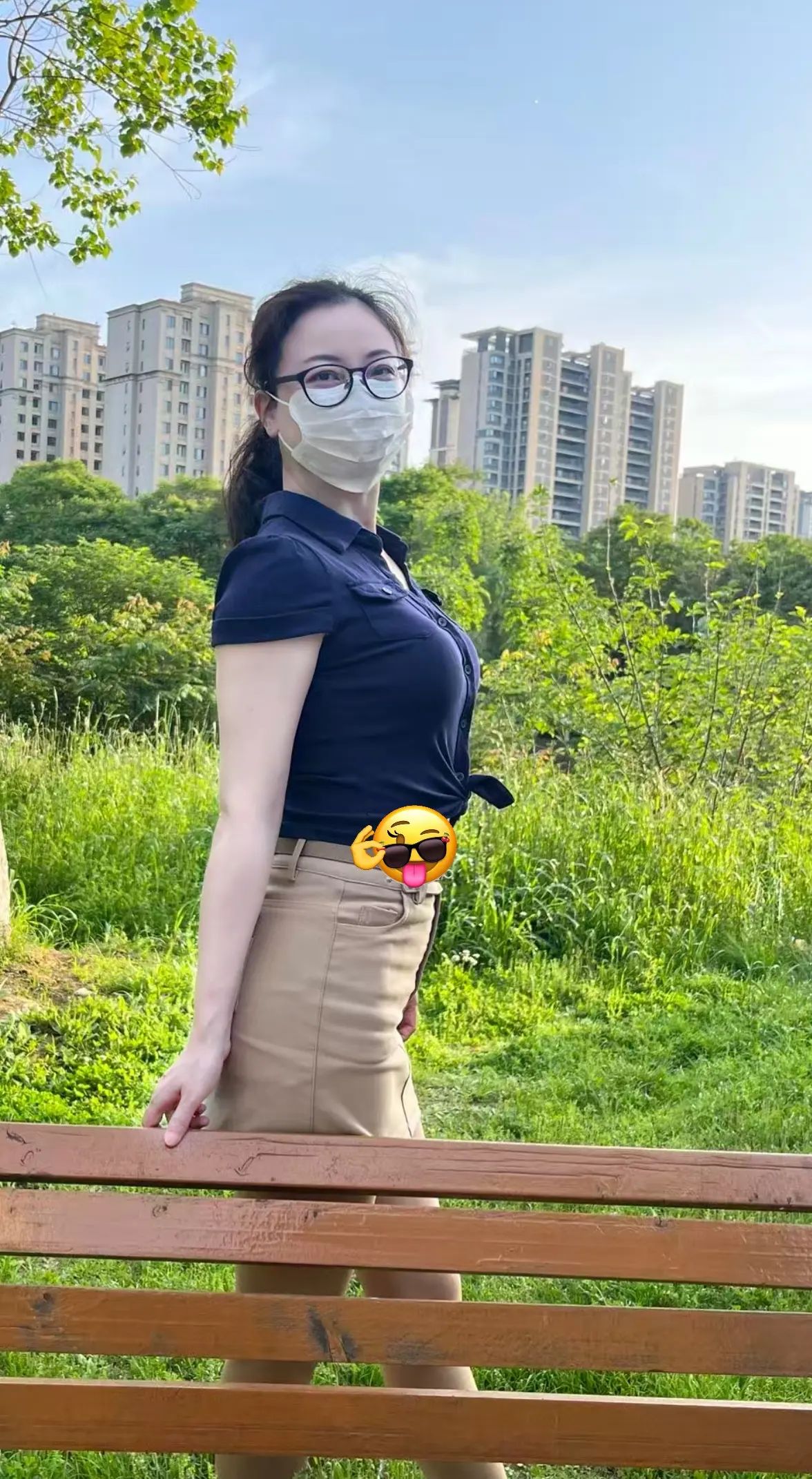 高兴的事不要和别人说 因为别人会不高兴 不高兴的事也不要说 因为别人会...
