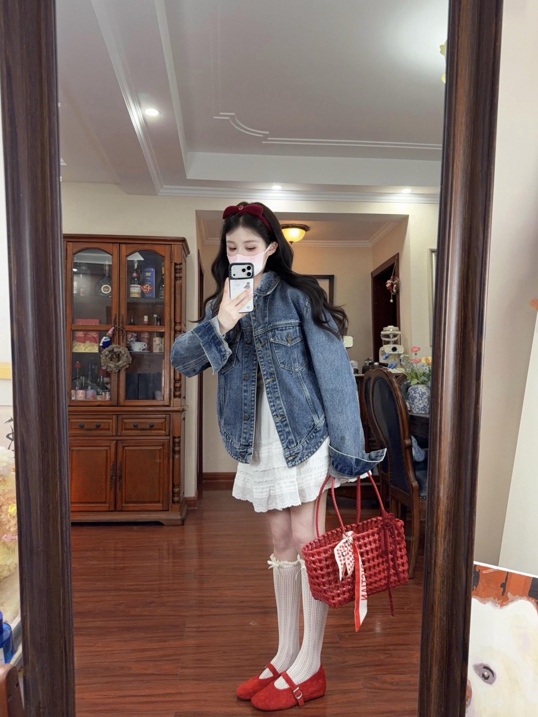 牛仔+小白裙=春天🍓。