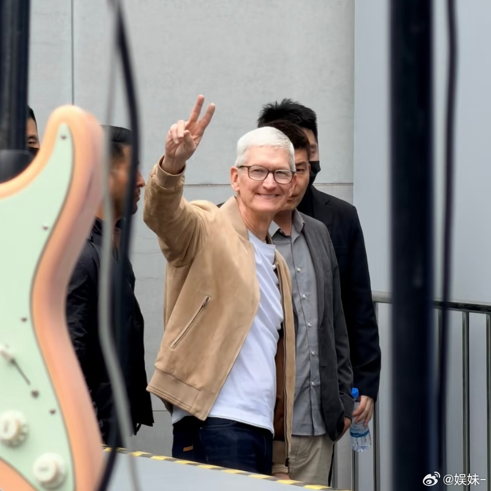 李宇春资源夯爆了，苹果周年庆活动都请她 