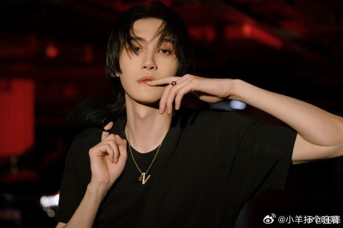 不开口画中仙一开口地三鲜王泽虽然是反派，但是这个眼神太绝了，有效出演！让更多人发