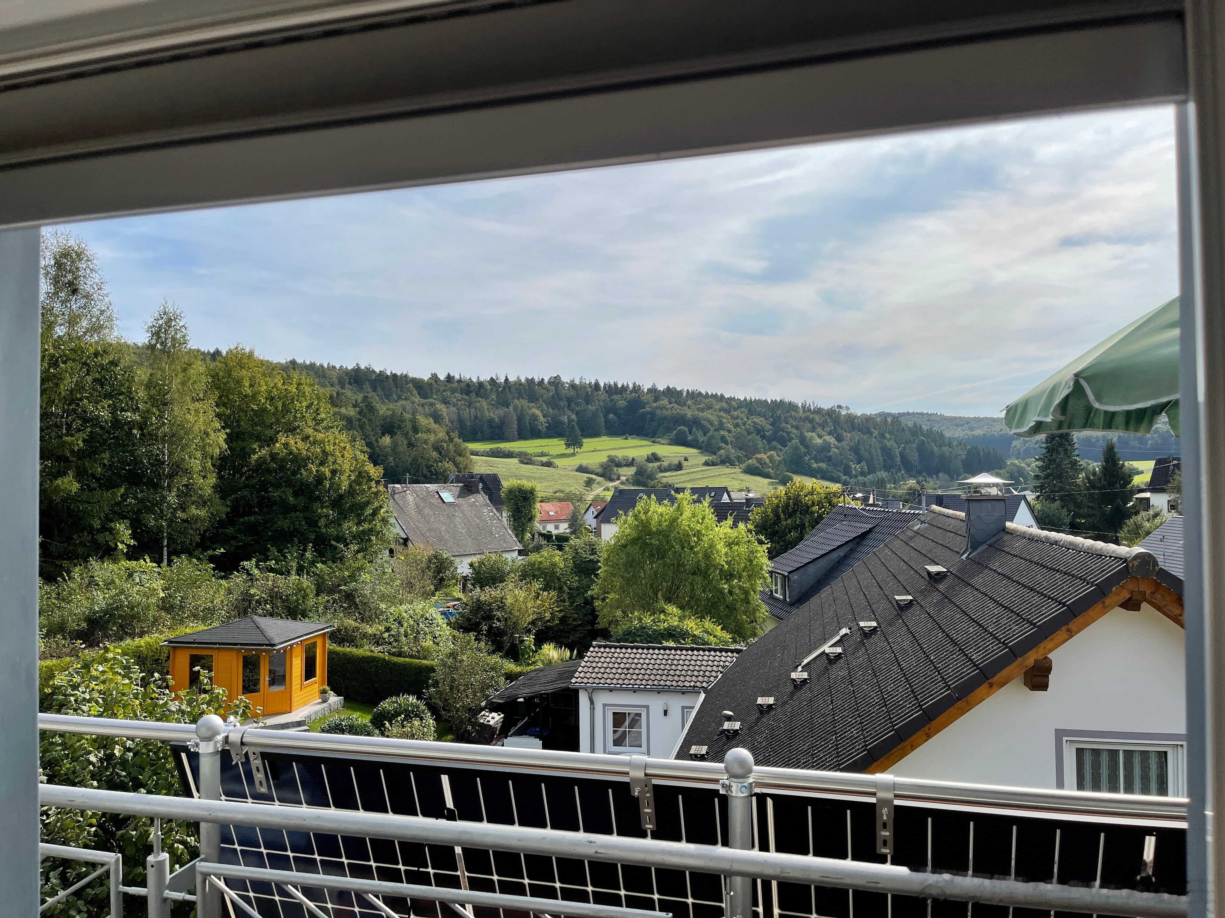 窗外，楼下～ ​​​