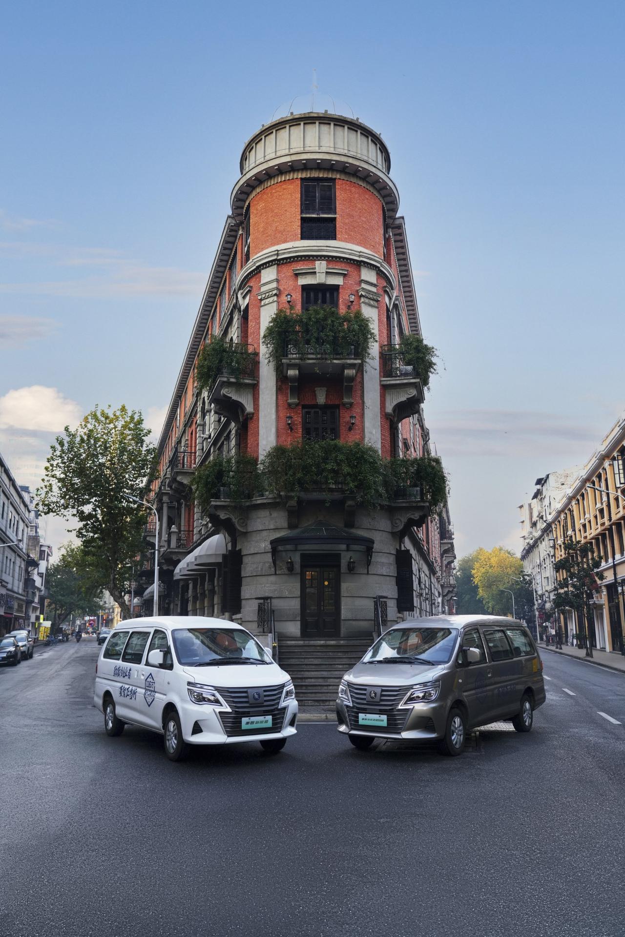 商超补货、社区配送？
快充高效空间大，菱智新能源，小老板创富路上的得力助手！