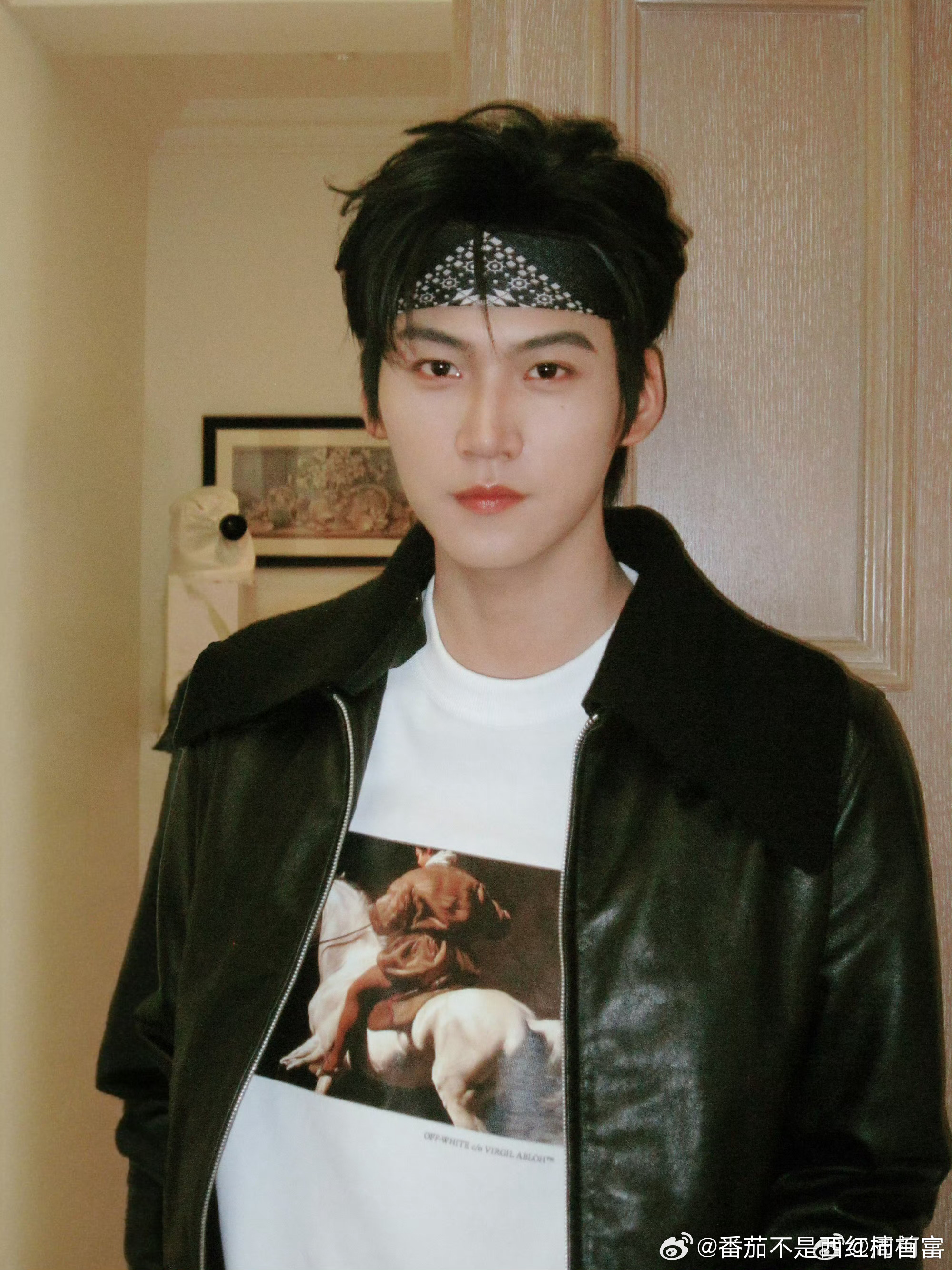 周柯宇居然比丁程鑫小啊，还得是养成系，总给人一种他们还是小朋友的感觉丁程鑫比周柯