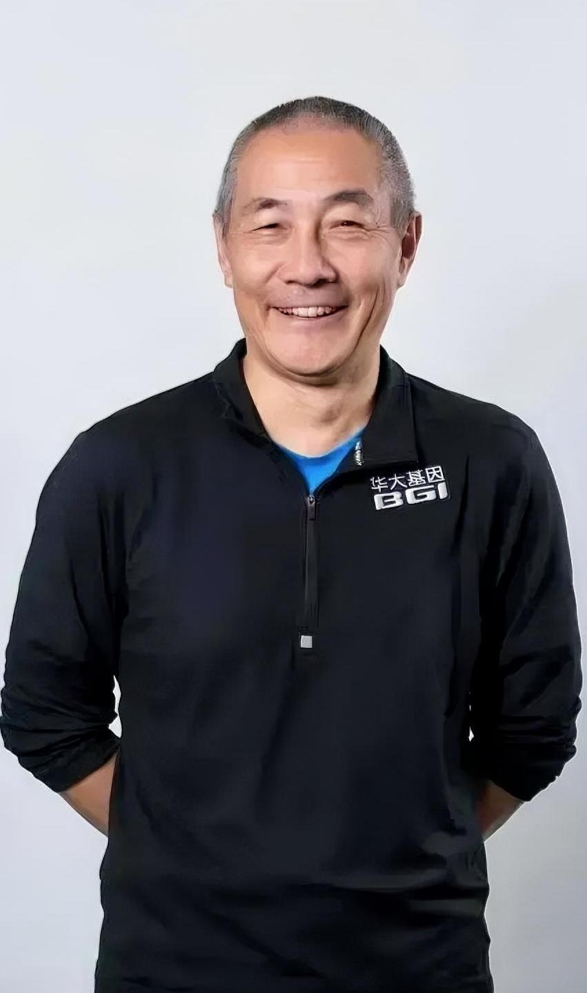 华大基因总裁汪健说，大多数人，在生命的最后二十八天，会将百分之六十的积蓄花在医院