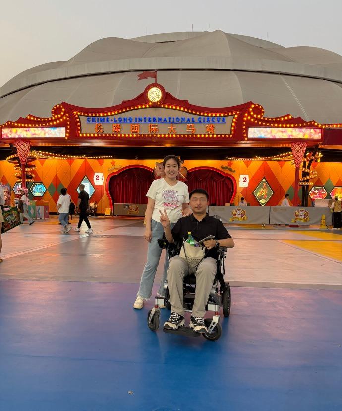 现场看到了电视里的大马戏，400升级媒体座很值得，美中不足是没有选到媒体座第一排