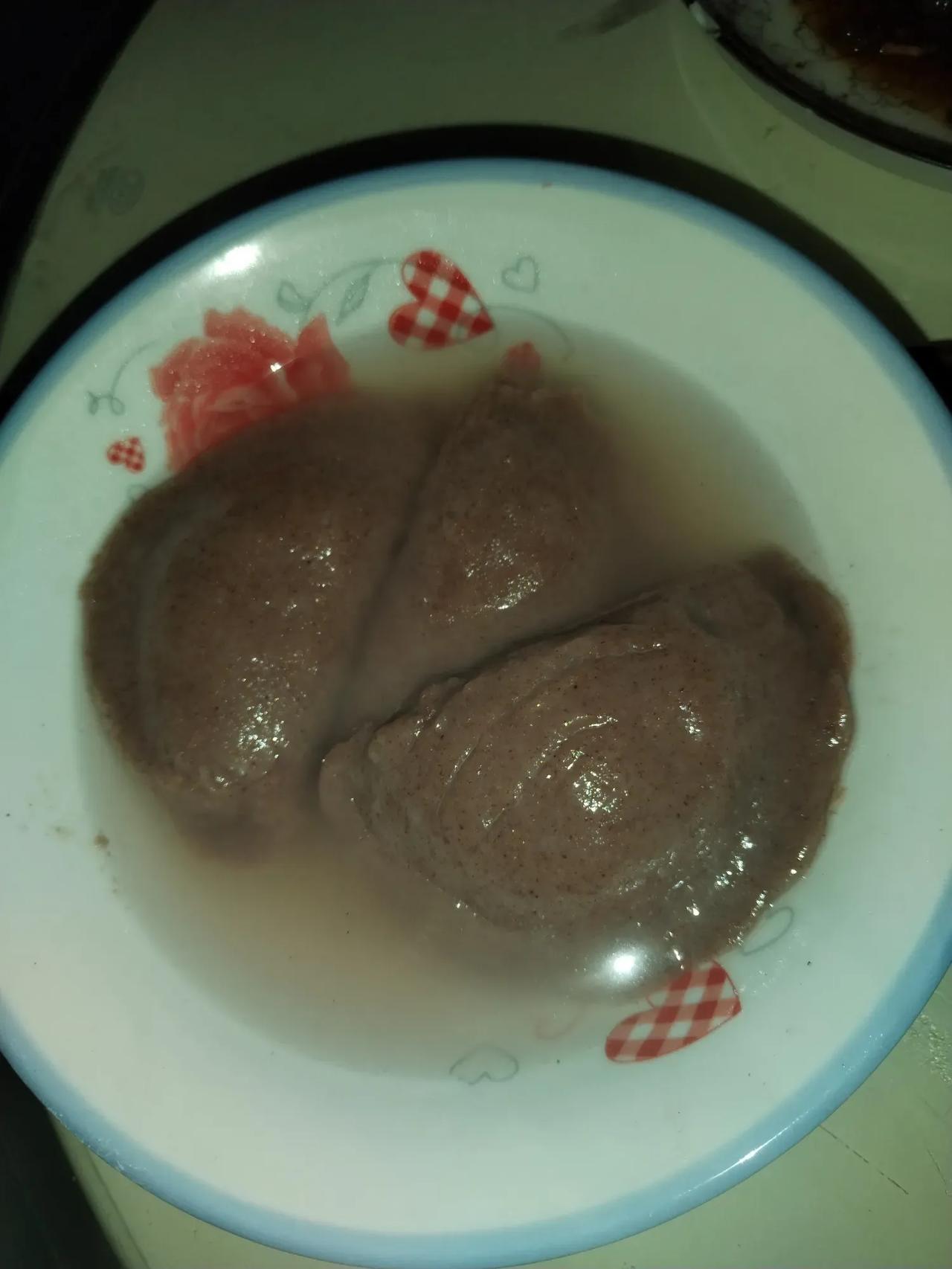 第一次吃这种美食
味道怎么说呢
相当特别
考虑到原材料的特殊
也可以接受
有谁认
