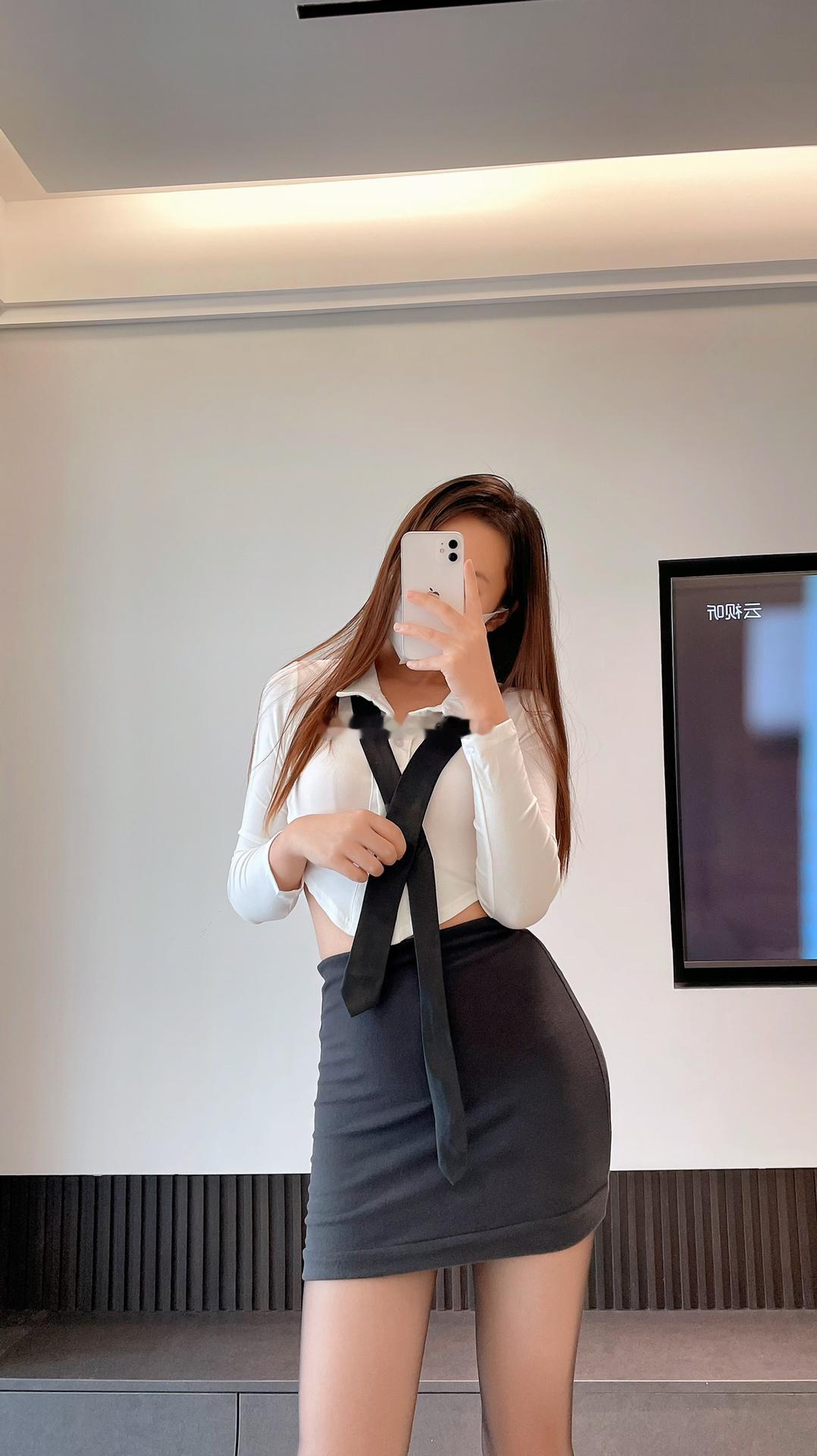 今天周末，老师在家清理家务，同学们有什么难题可以向老师提问哦 ​​​