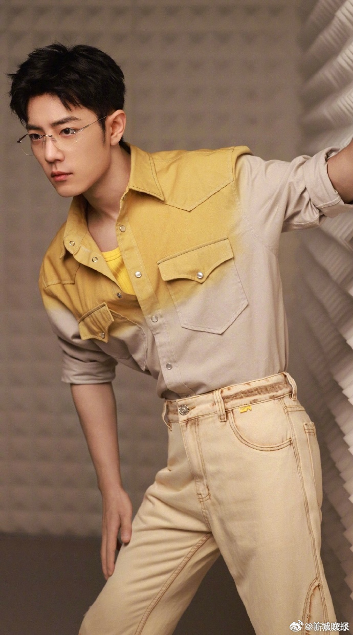 【男星无框眼镜造型大赏，谁让你心动？】利落的无框设计，简约又高级，清冷斯文的氛围