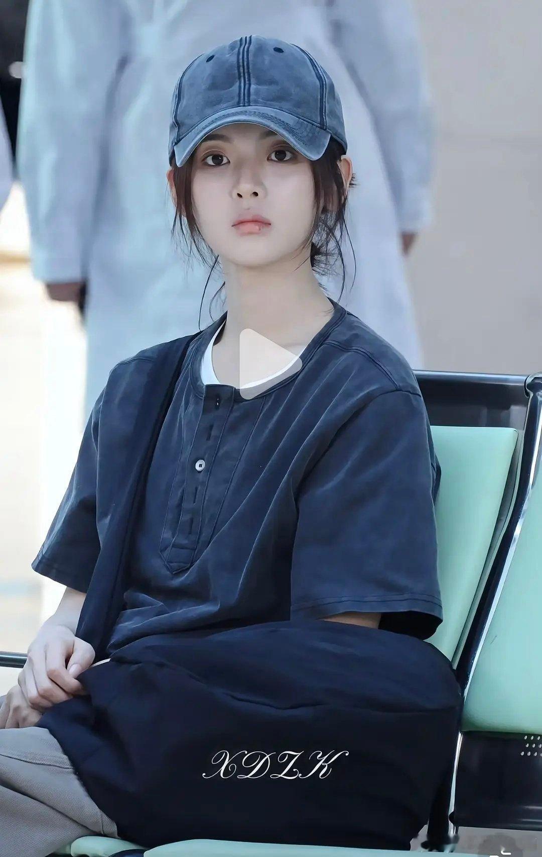 杨超越这身有点末世无限流 