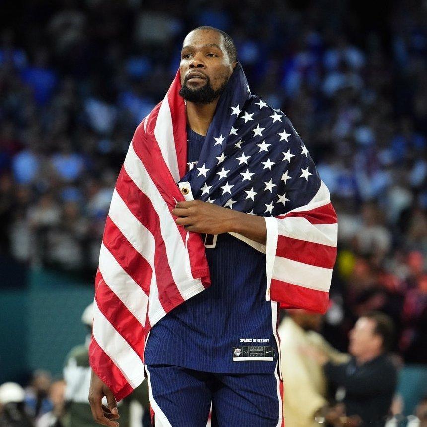 KD计划在2028年再次出战国际比赛。现年37岁的杜兰特在2024年奥运会上夺得