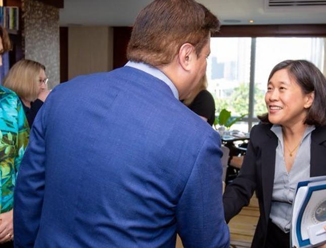 菲律宾经济崩了才想起求中国？中国硬气回应：没诚意，别伸手！

一个国家经济数据直