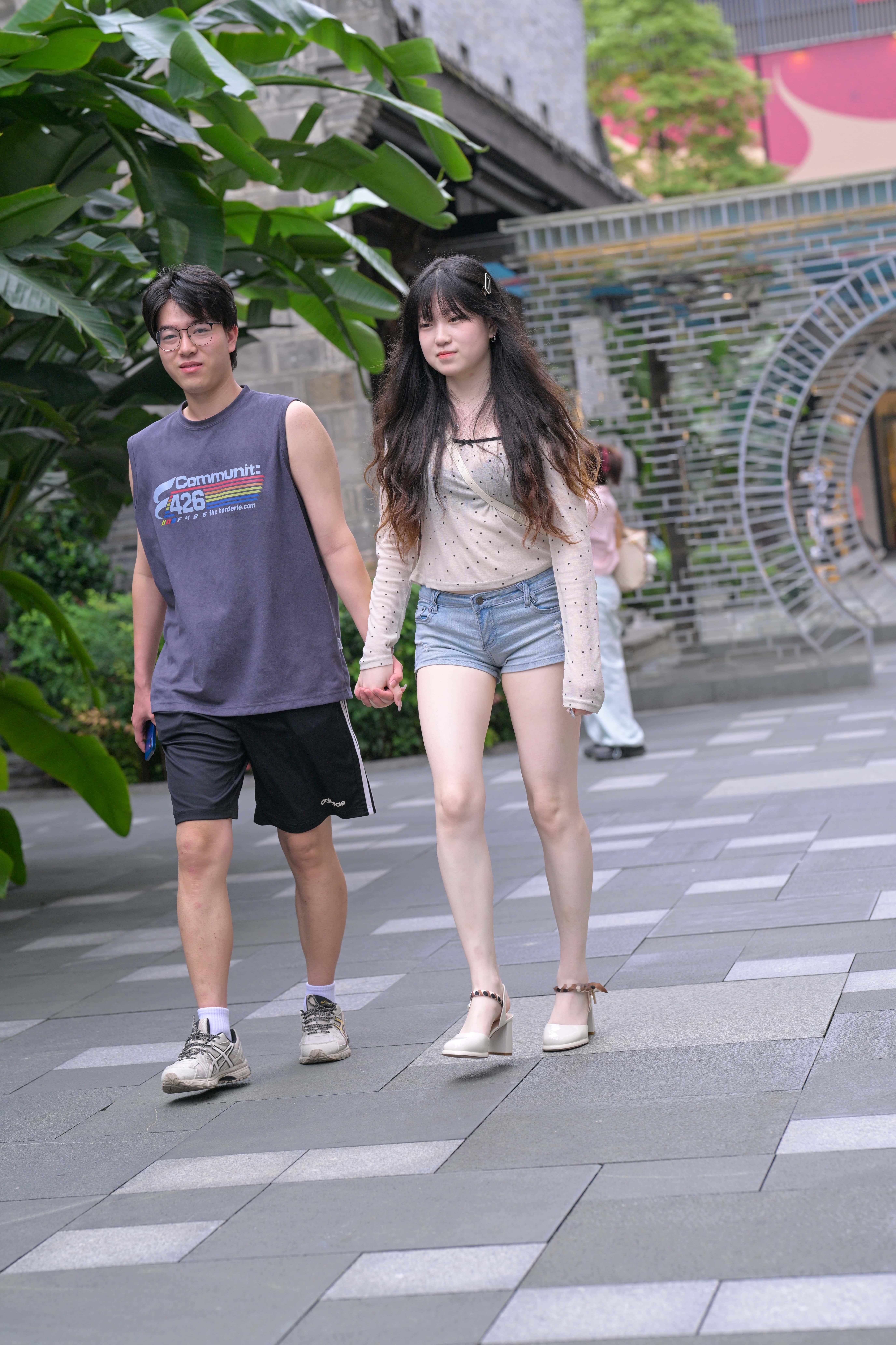 GS-T569  超白嫩邻家小妹 【136P 3.27G】￥10 街拍 都市街拍