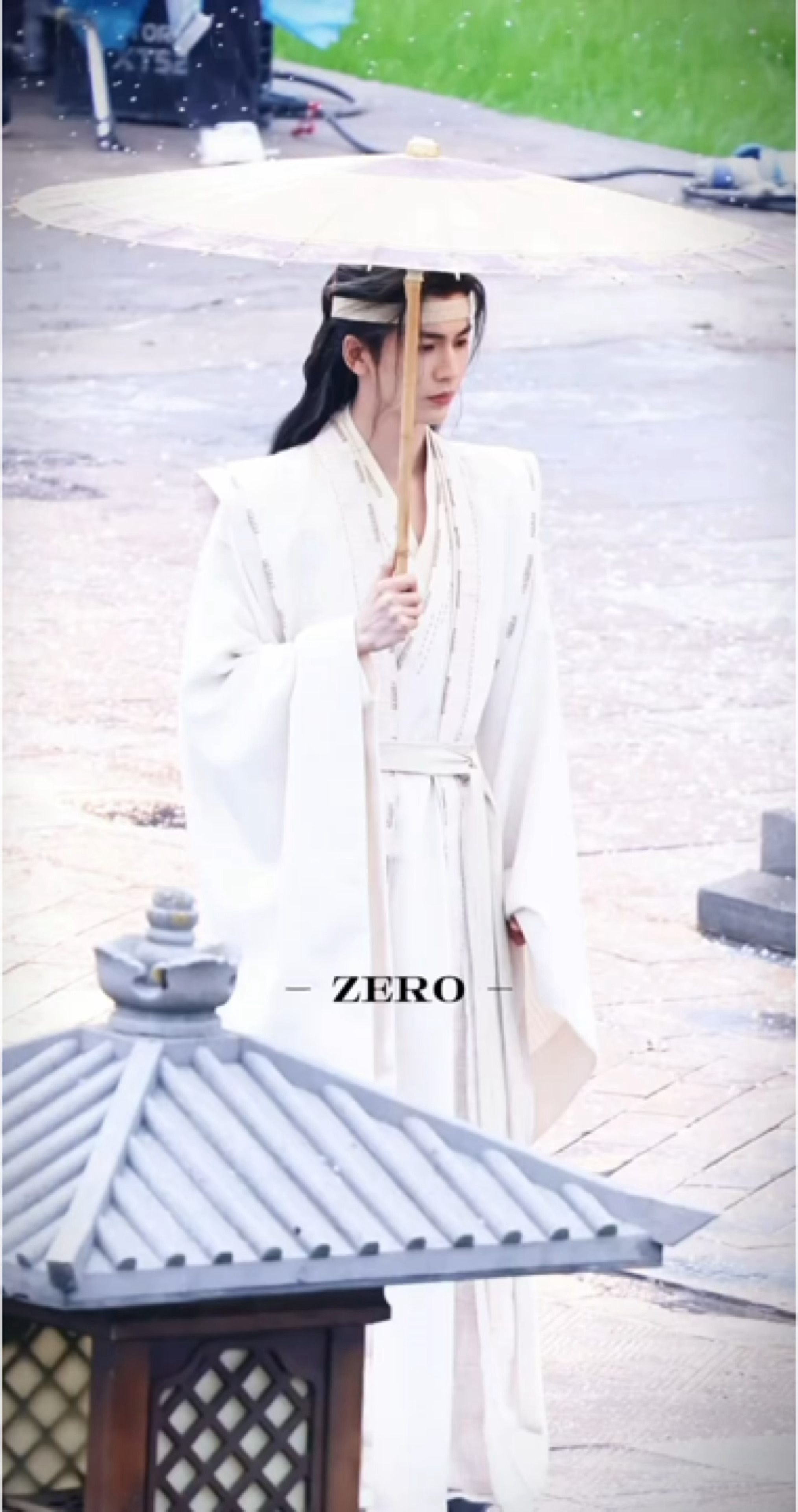 张凌赫 x 归鸾丨萧厉这一身孝有点美厉了吧张凌赫待播剧一个是医生一个是草根