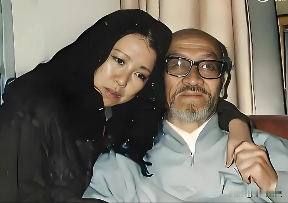 网传“1990年，作家三毛跑到新疆和76岁的王洛宾同居。然而，王洛宾竟然说：‘可