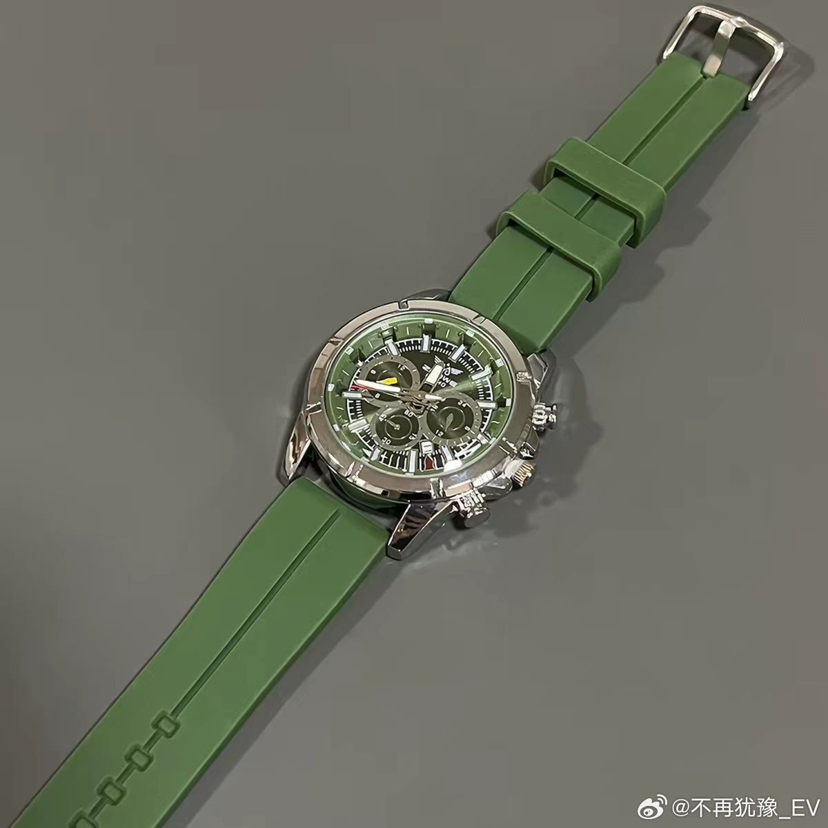 点赞抽一个手表大家动动发财小手试一试，说不定下一个幸运儿就是你（十五天后开奖） 
