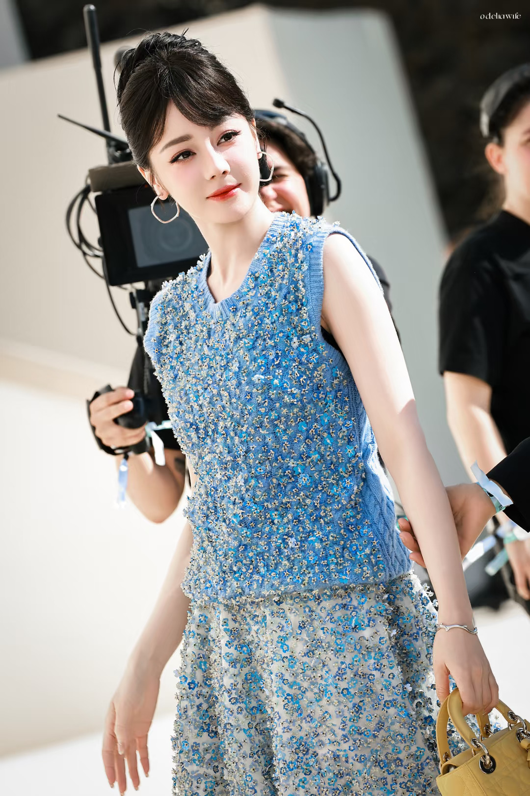 迪丽热巴 巴黎时装周迪奥大秀红毯入场