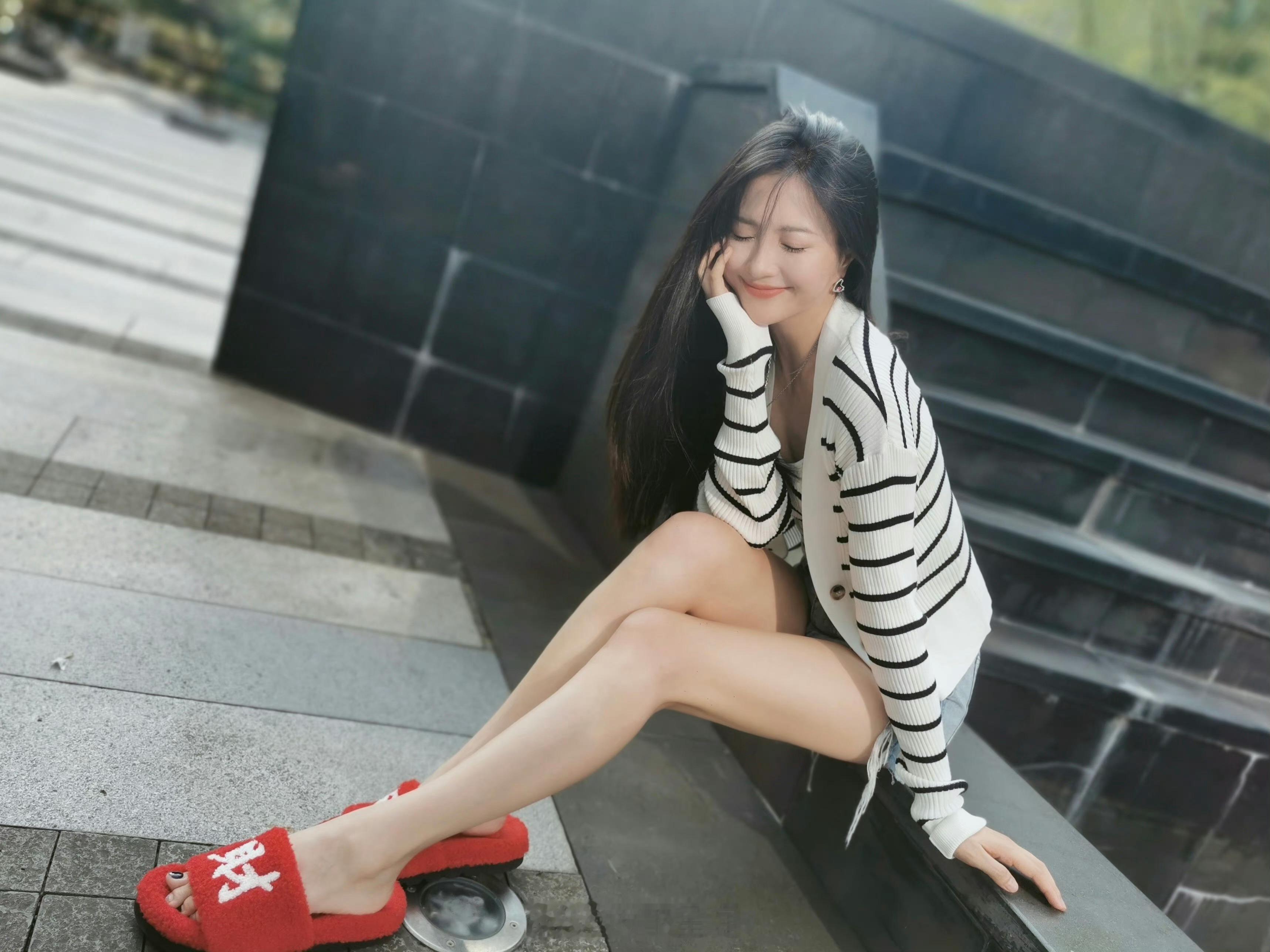 包文婧 