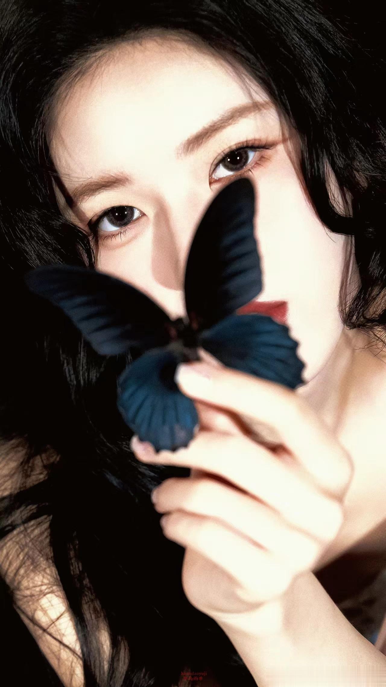 #赵露思蝴蝶公主裙#  今天的露丝比🦋还要美类！好看到失语 ​​​