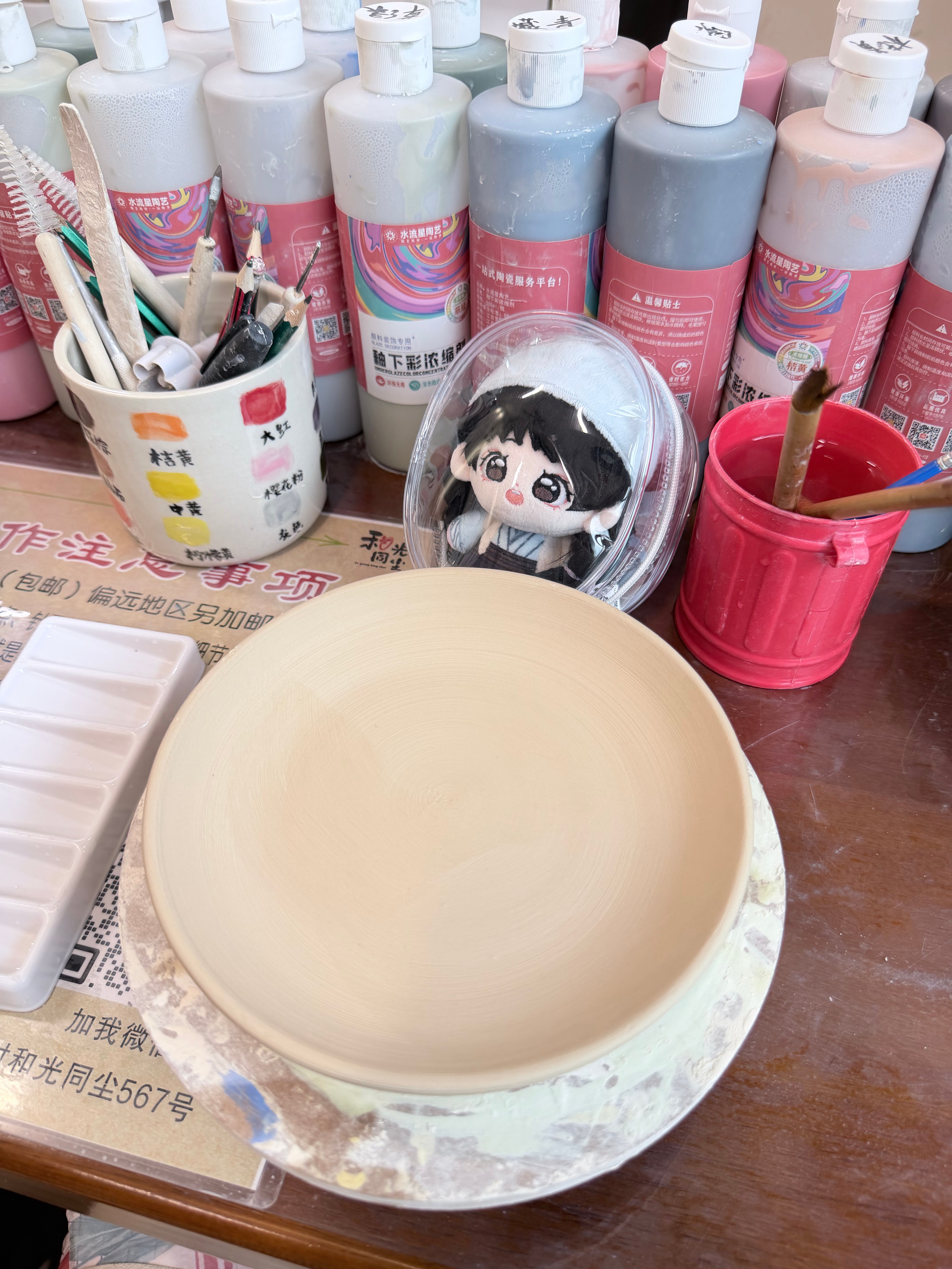好大的雨🌧️杀猪妹来三宝村捏泥巴了🍶 