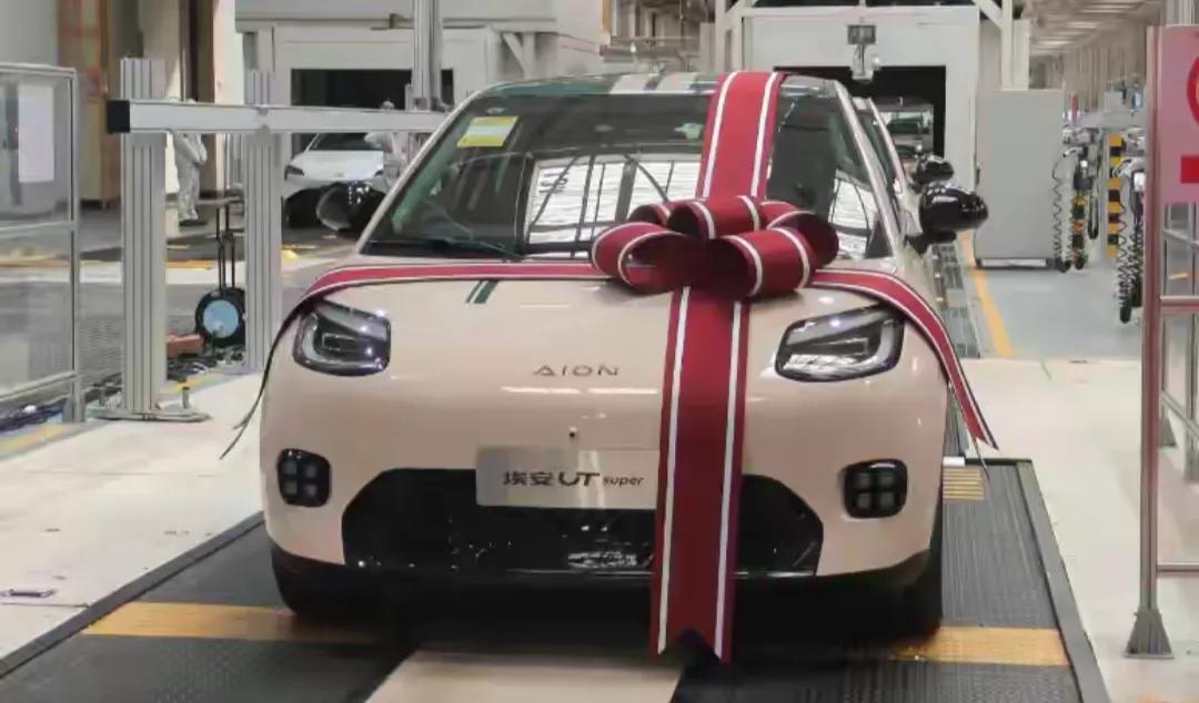 一辆4.99万元的新能源车，看似是京东在“低价卖车”，实则藏着它布局未来十年的万