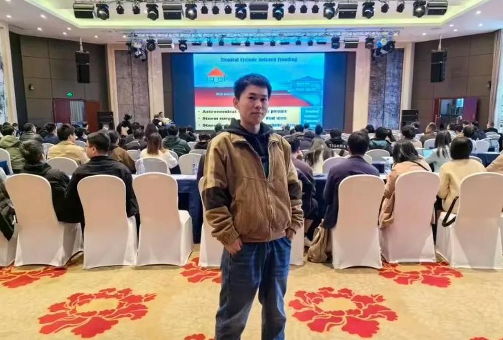 来自中国的28岁博士交换生黄鹏（HuangPeng，音译）1月19日到意大利多洛