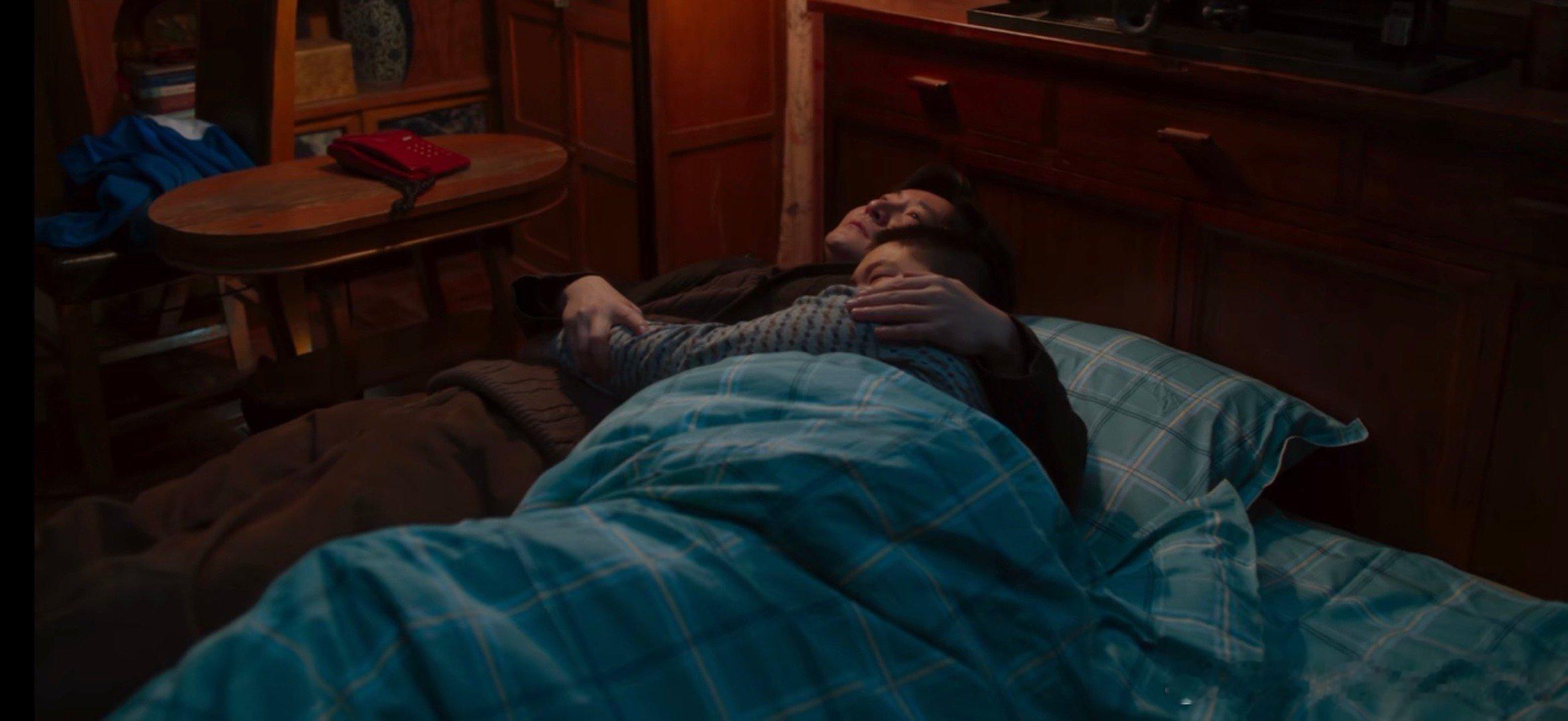 最近《老舅》开播，一口气连追了四集，说说我的感受吧！时代爽剧，东北神剧了！里面的