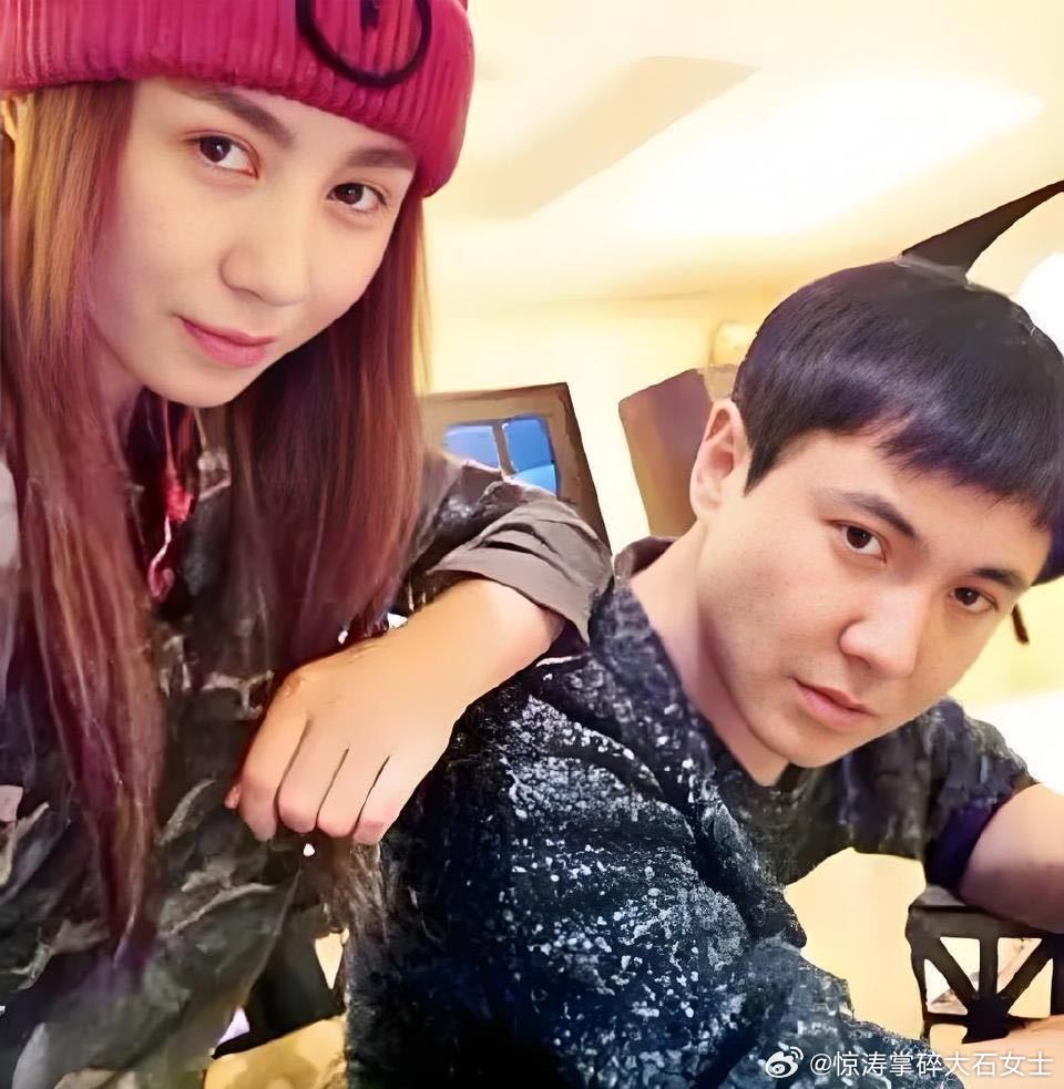 沈腾马丽CMG盛典红毯沈腾马丽CMG盛典沈马组合红毯来了！沈腾条纹西装飒爽，马丽