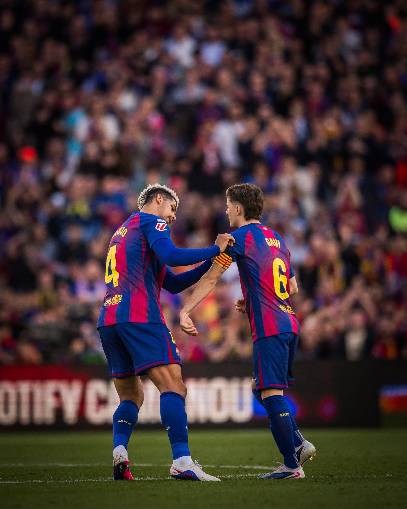 加维：“说实话，这很困难。我挣扎过，也很难过。这比我第一次受伤还要糟糕得多。”你