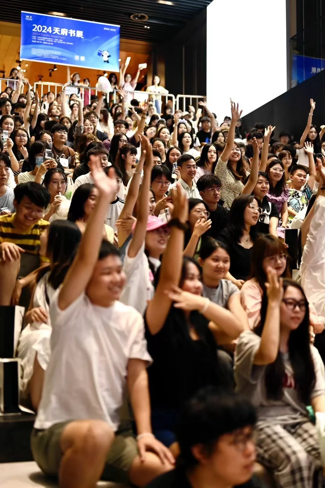 秋天的第一只猫猫