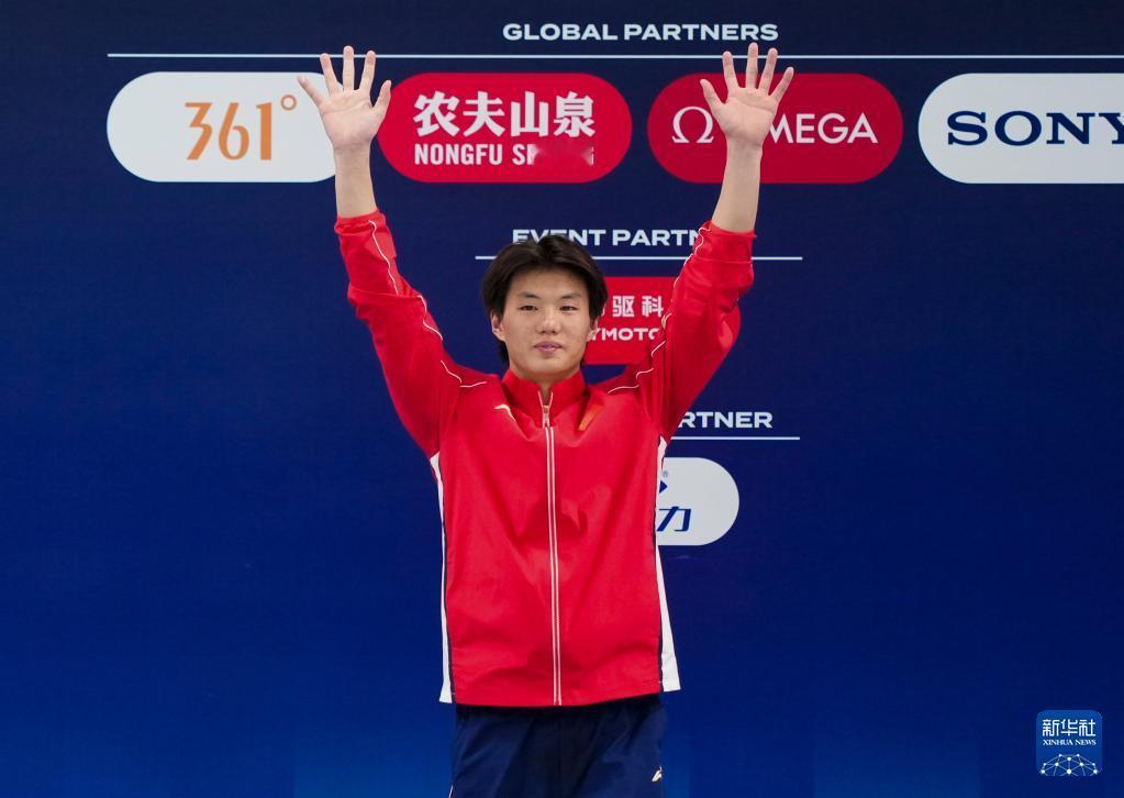 从跳水新星成长为中坚力量，19岁陕西榆林小伙白钰鸣夺得2026年跳水世界杯男子十