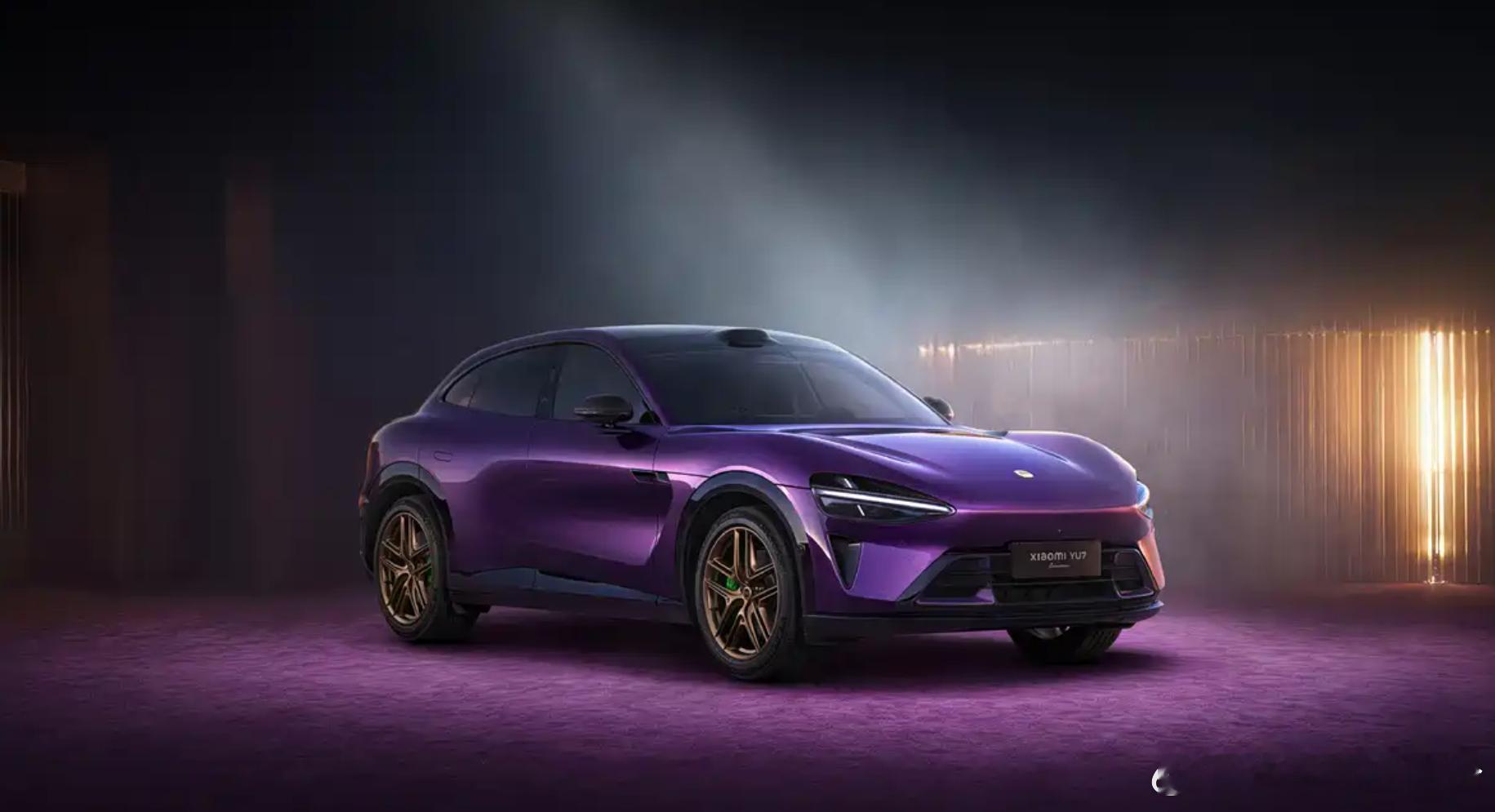 小米汽车定制服务交付 12月8日，小米汽车副总裁李肖爽在微博上宣布小米定制服务，