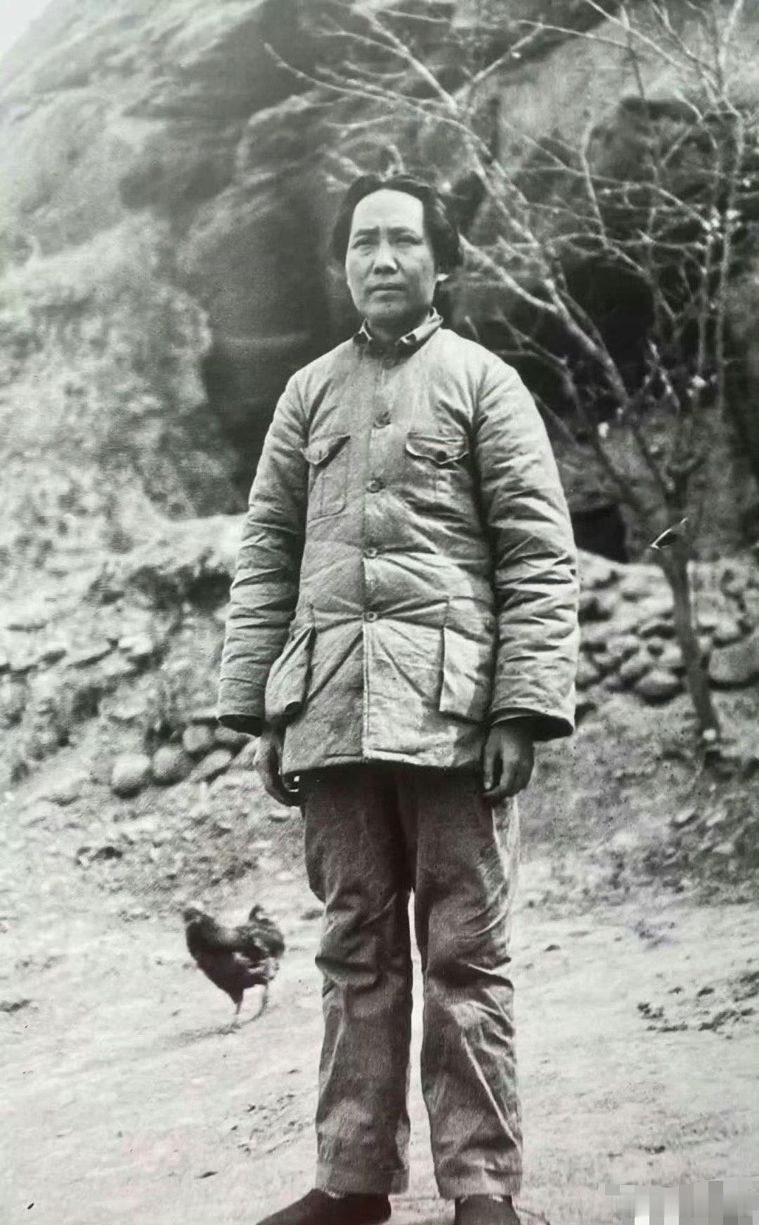 他是人民大救星，没有他就没有新中国 ​​​