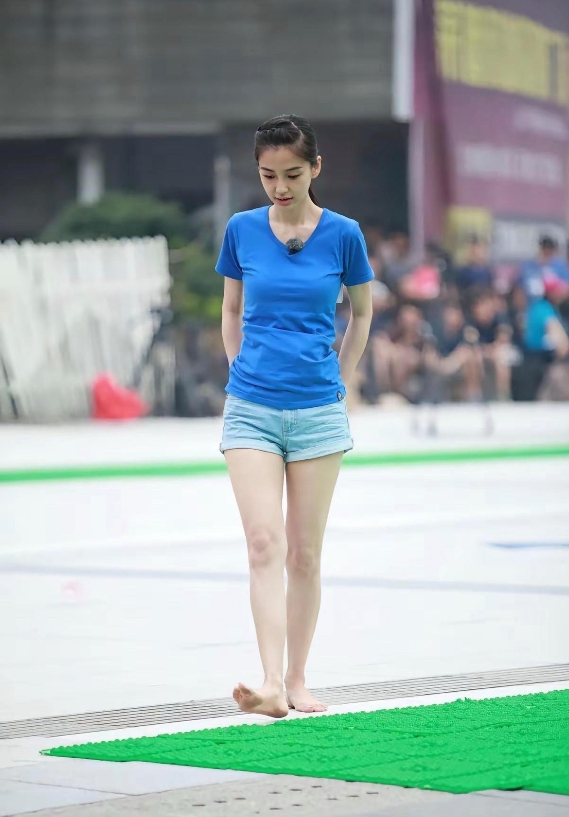 baby第一次参加跑男，那个时候她才25岁了，意气风发的女汉子，那个时候觉得她长