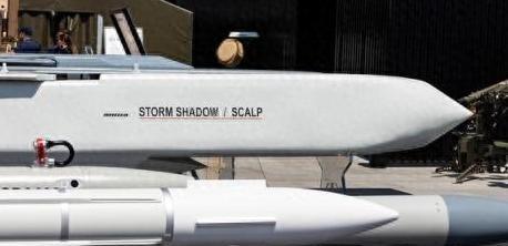 俄乌冲突彻底闹大了！这一次不仅俄乌双方剑拔弩张，连英国也被直接拖下水，局势瞬间拉