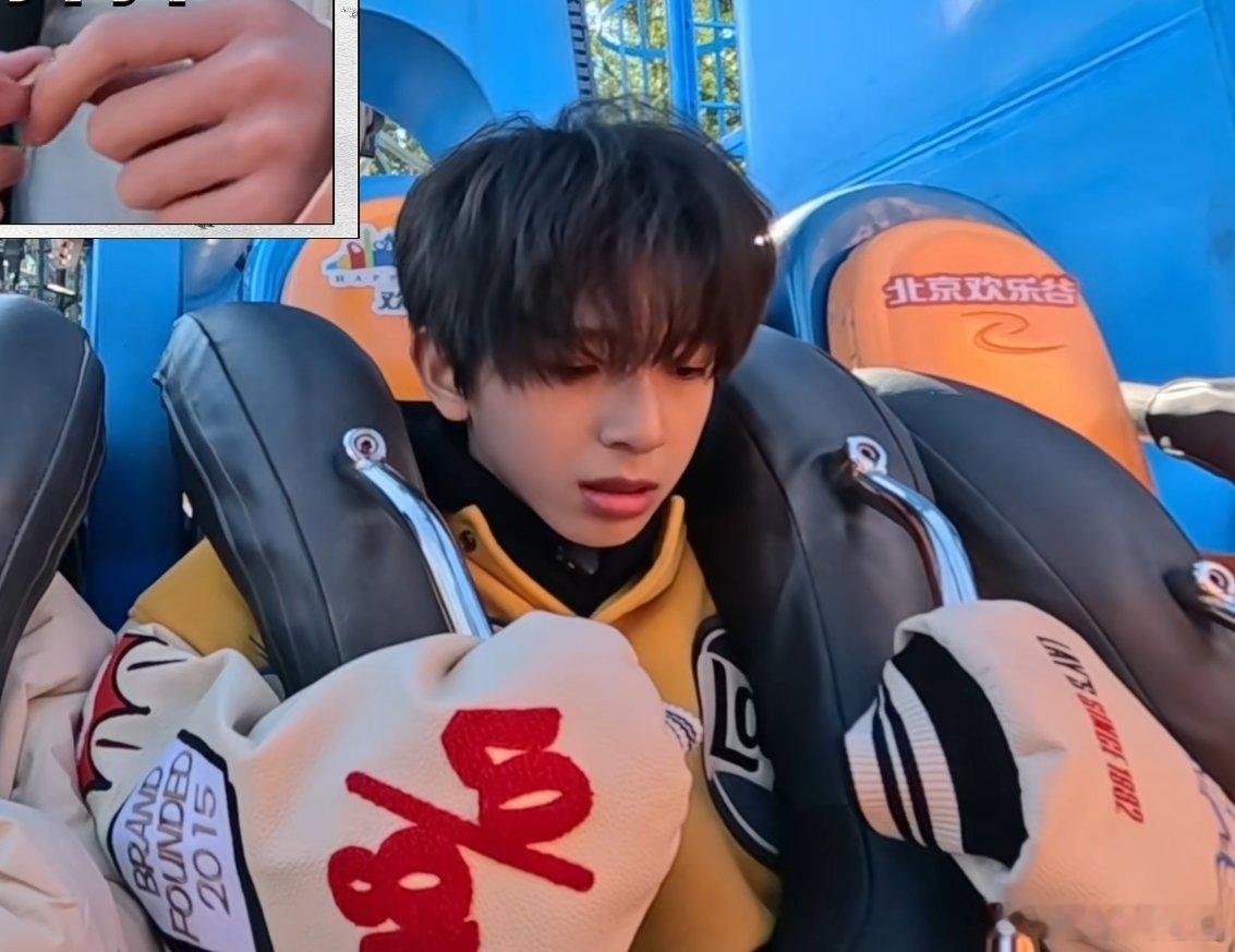 可是宝宝你的小狗爪好萌🥺 