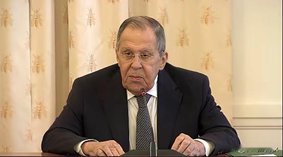 俄罗斯已决定向伊朗提供无人机、防空系统、苏35战斗机，美国提出强烈反对，但俄外长