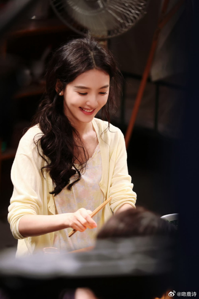 章若楠庄庄开播三天破亿章若楠开播三天角色破亿章若楠也太会演了吧！庄庄开播三天热度