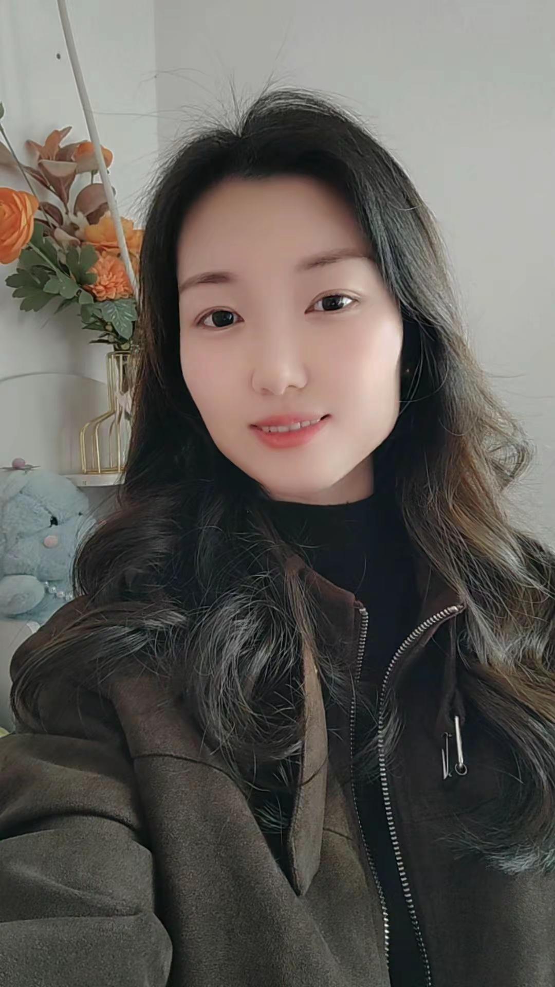 在上买了一个卷发棒，一直没用，今天自己来卷个卷头发，还可以哦，尝试一下卷发