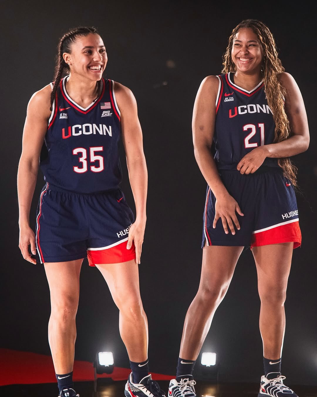 康大拍摄了Final Four定妆照ncaa疯狂三月 wnba