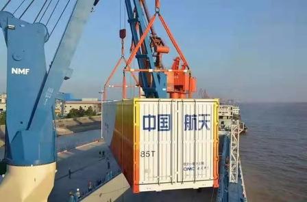 美国火箭不敢做粗！
同样是全球顶尖商用运载火箭，猎鹰9号芯级直径仅3.66米，咱