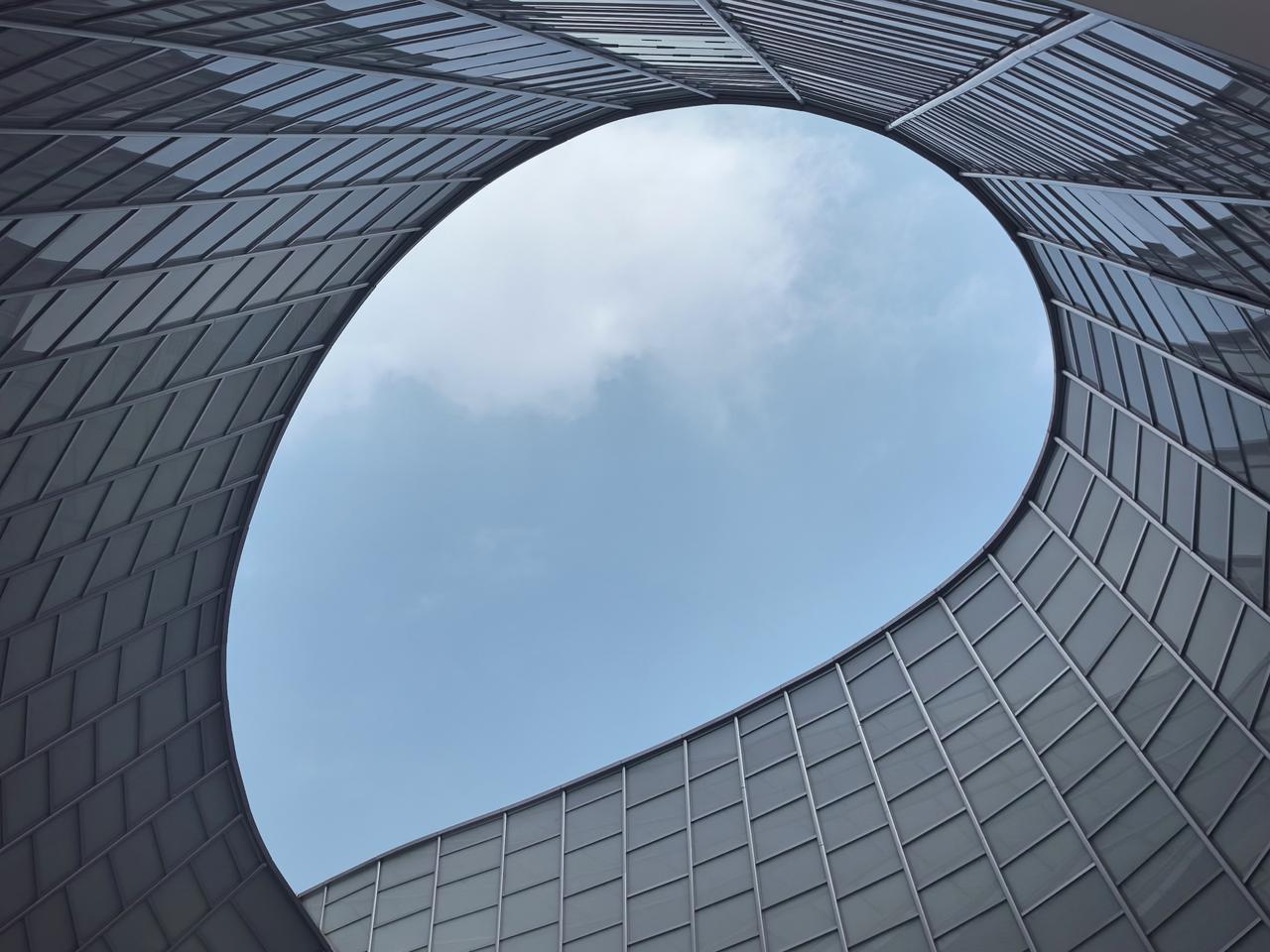 【热评】人形机器人赛跑：风马牛不相及
宇树机器人打破人类1500米世界纪录

今