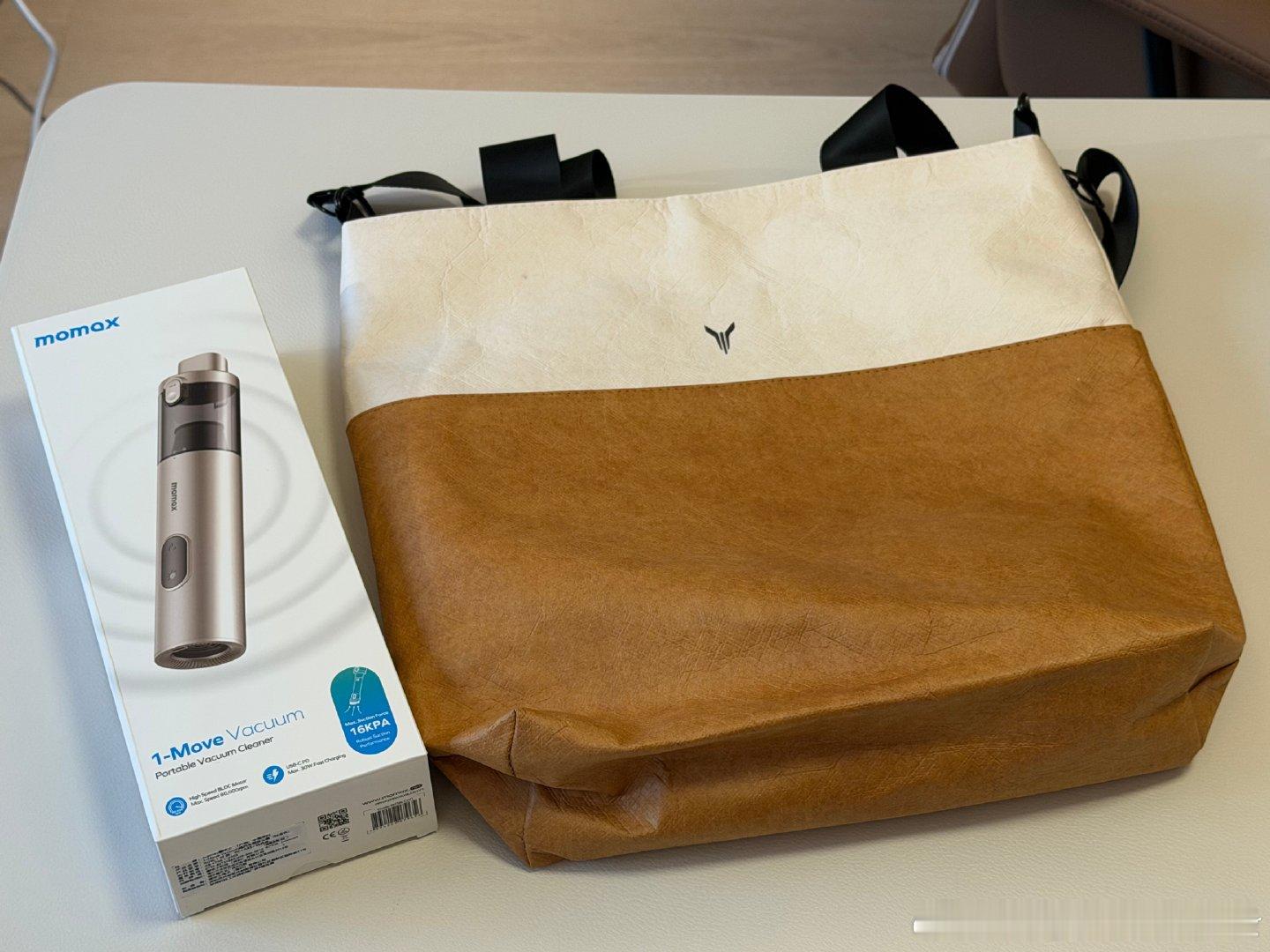 【抽奖宠粉】今天抽一个岚图手提包和吸尘器～👜评论就有机会中奖哟！评论参与🌙抽