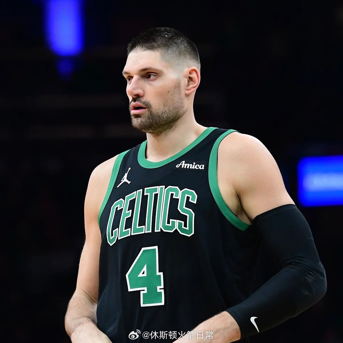 武切维奇右手无名指骨折，将缺席凯尔特人对阵独行侠的剩余比赛。 