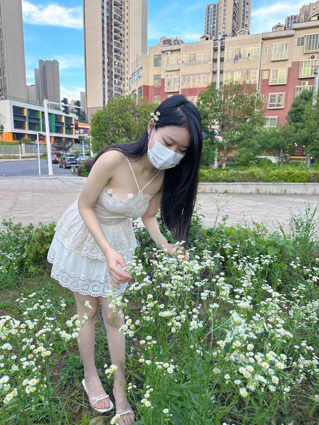 生命久如暗室 不妨碍我明写春诗 ​​​