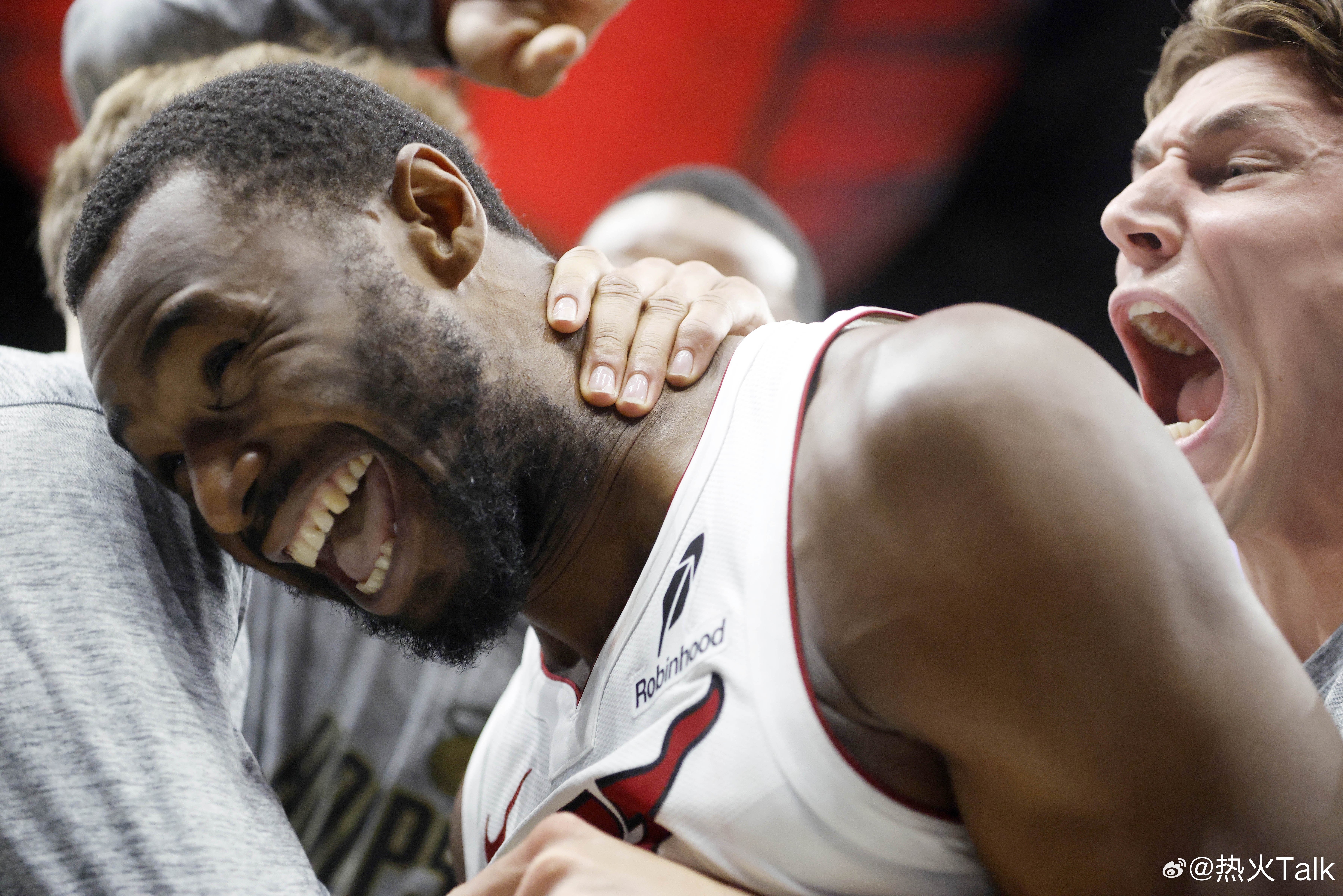 好消息，嘴哥大概率出战对阵马刺的比赛！根据球队伤病报告显示，鲍威尔（左小腿紧张）