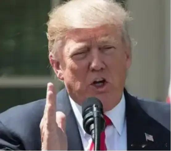 特朗普疯了吗？2月21日，美国总统特朗普在“真实社交”发文称:基于联邦最高法院裁