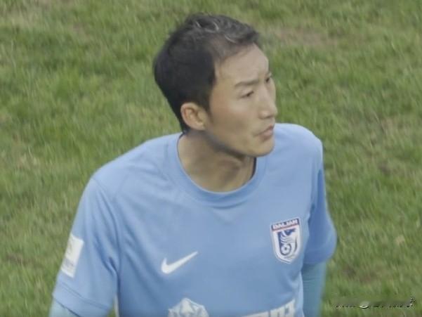 中超绯闻转会---晋鹏翔…原英博后卫晋鹏翔基本确认加盟重庆铜梁龙，球员将在今日抵